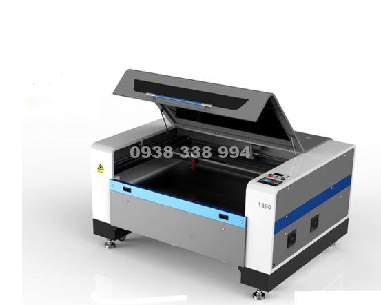 CO2 Laser Engraving and Cutting Machine
